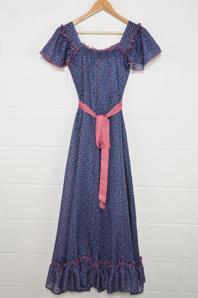 Vintage floral long dress Size M